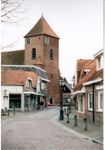 De kerk van St.-Joris te Borculo werd door toedoen van de ouders van graaf Joost van Bronckhorst in 1509 tot parochiekerk verheven. Zij is de grafkerk geworden van veel heren en vrouwen van Borculo. Helaas is daar nagenoeg niets meer van te zien.