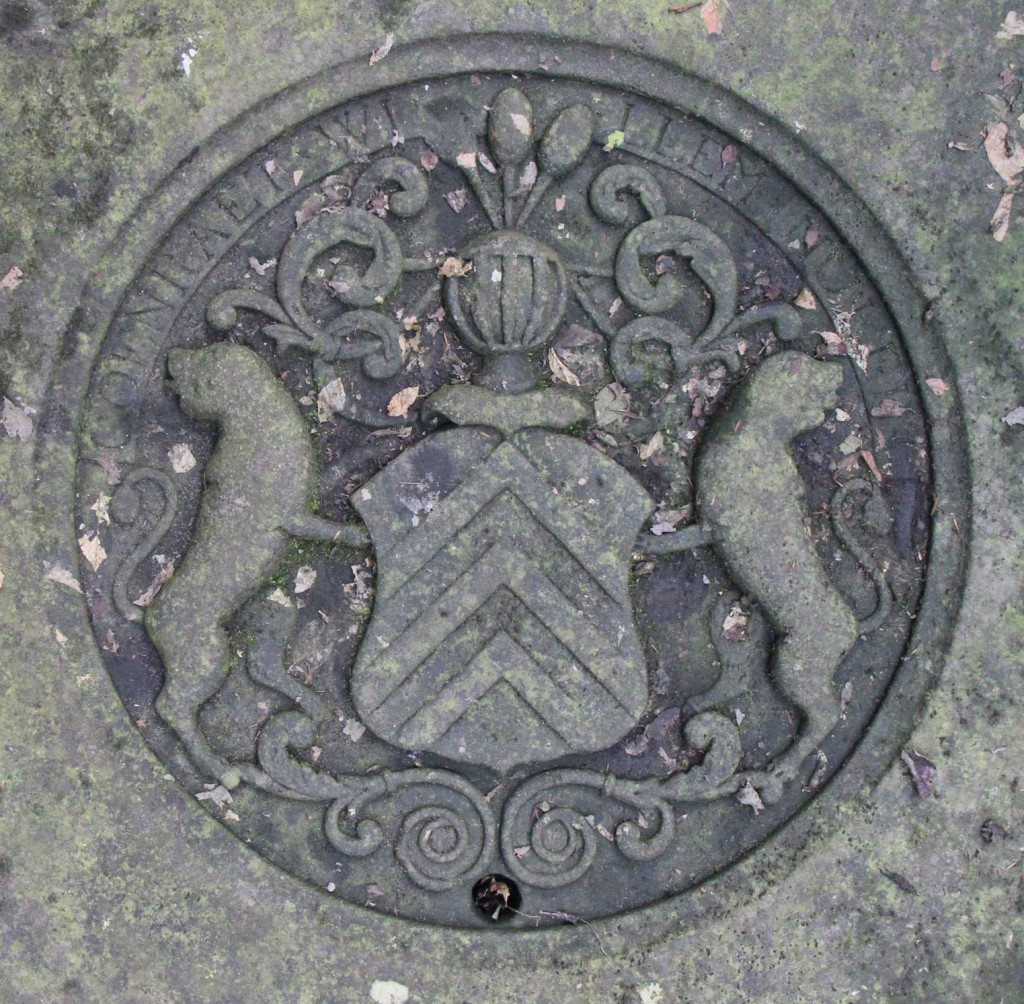 Het wapen van Coenraet Willem Mulert op de grafsteen van zijn achterkleinzoon A.A.F.M. van Mulert op het oude kerkhof te Hengelo (Ov.)