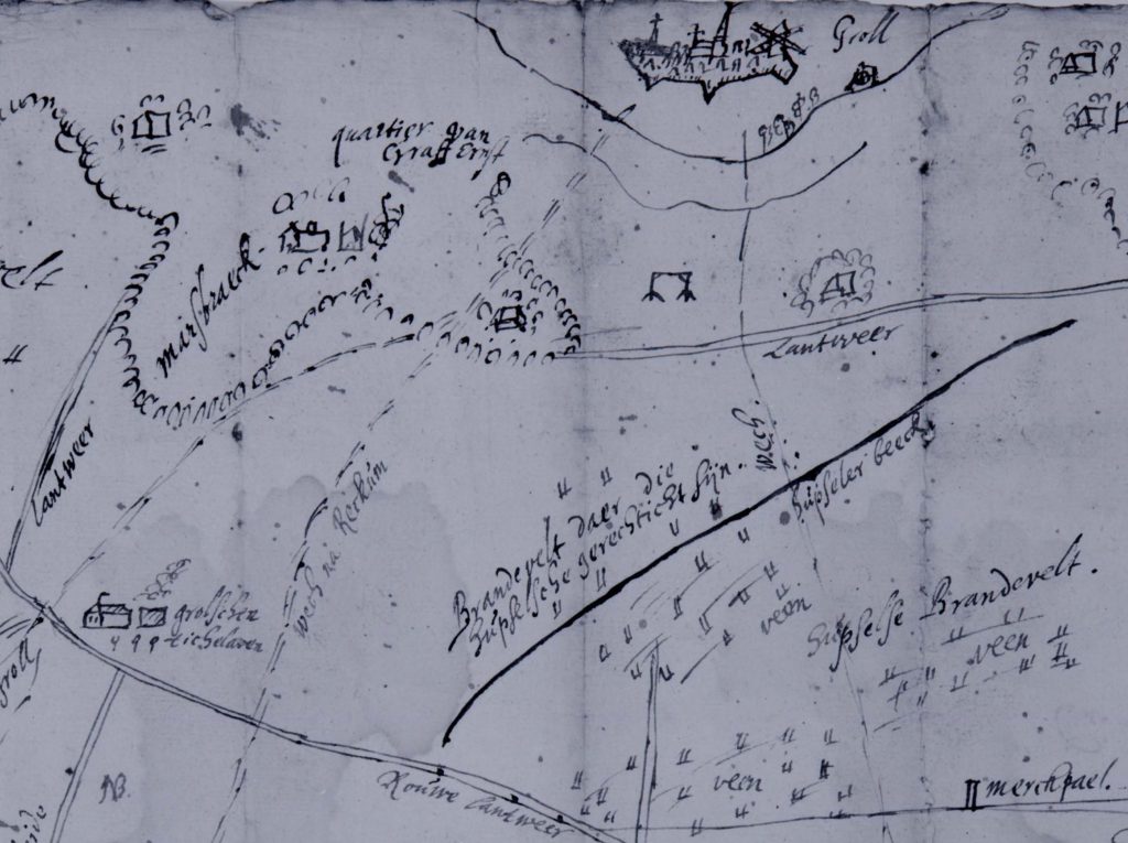 Detail van de 'landweerkaart' van Nicolaes van Geelkercken, uit de periode 1628-1656. Het noorden is onder. Groenlo, met het bekende silhouet is boven. Naar beneden, op de kaart links van de weg naar Eibergen, is de (Grolse) galg afgebeeld. Verder vinden we er de 'Hupseler Beeck', de natuurlijke grens tussen de kerspelen Eibergen en Groenlo, het voormalige Kwartier van graaf Ernst van Nassau uit 1627, maar ook de 'Marsbraeck' (= Marhulser Braak) en de vlakbij gelegen "Grolschen Ticheloven',  waar de stenen voor de Groenlose verdedigingswerken werden gebakken. Het 'Brandevelt', waar het in de strijd tussen Groenlo en Eibergen om ging, is onderdeel van het grote Eibergse Veld. De naam herinnert aan een grote veenbrand, die daar toen al lang geleden heeft gewoed. (GldA, AKV 833)