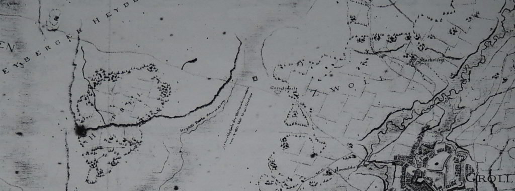 Detail van de kaart van landmeter Wollant, ca. 1780, van de streek tussen Groenlo en Eibergen. Opnieuw is langs een weg naar Eibergen de 'Gerigtplaats' aangegeven, en ook hier zijn weer restanten te vinden van de circumvallatielinie van Groenlo uit 1627. In de bijbehorende beschrijving van het gebied, maakt Wollant overigens géén melding van deze gerichtsplaats. (NA, OSK Y11 S4)